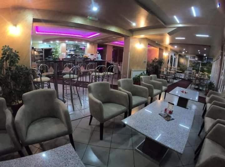 Motel Genex-M Бугойно Екстер'єр фото