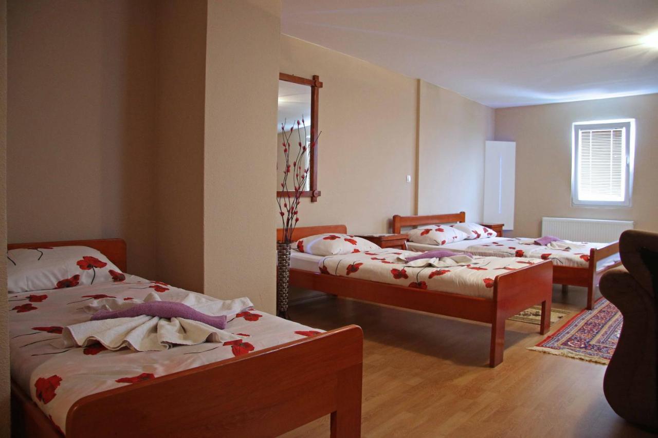 Motel Genex-M Бугойно Екстер'єр фото